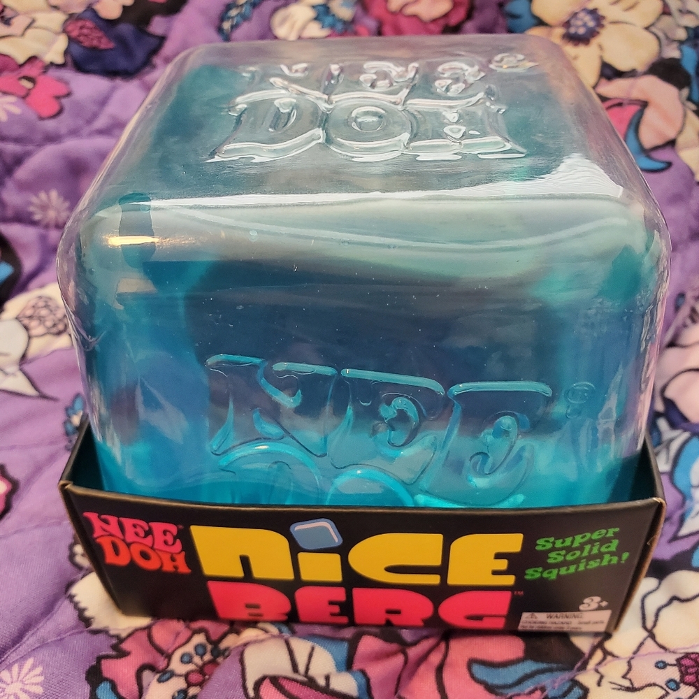 Needoh Giant Nice Berg Blue Squish Ice Cube HTF New In Hand